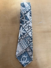 Load image into Gallery viewer, Hawaiian Necktie – Block Honu Print