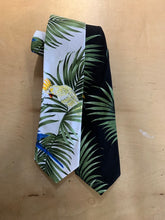 Load image into Gallery viewer, Authentic Hawaiian Necktie Parrot Print