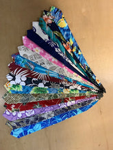 Load image into Gallery viewer, White Hibiscus Hawaiian Men's Tie