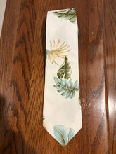 Load image into Gallery viewer, Hawaii Leaf Design Necktie
