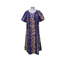 Load image into Gallery viewer, Vintage Anthurium Design Hawaiian Muumuu Dress Plus Size
