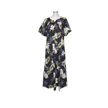 Load image into Gallery viewer, Authentic Honolulu-made Hawaiian muʻumuʻu with side pocket and orchid design

